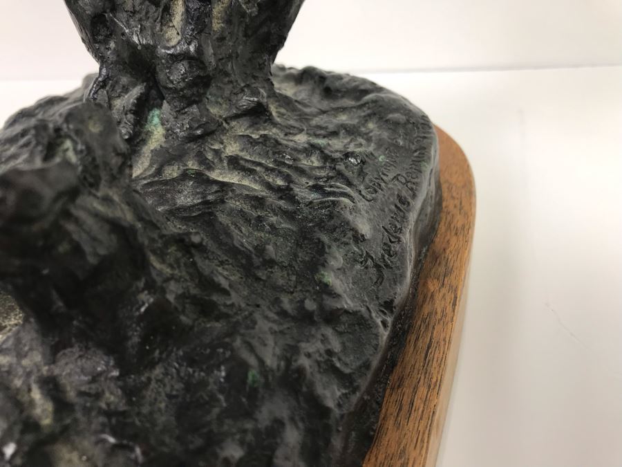 Limited Edition Frederic Remington 'The Outlaw' Bronze Museum Collection Inc 1979 C. Golding 590 Of 1,000 12W X 7D X 18H (USNE) [Photo 31]