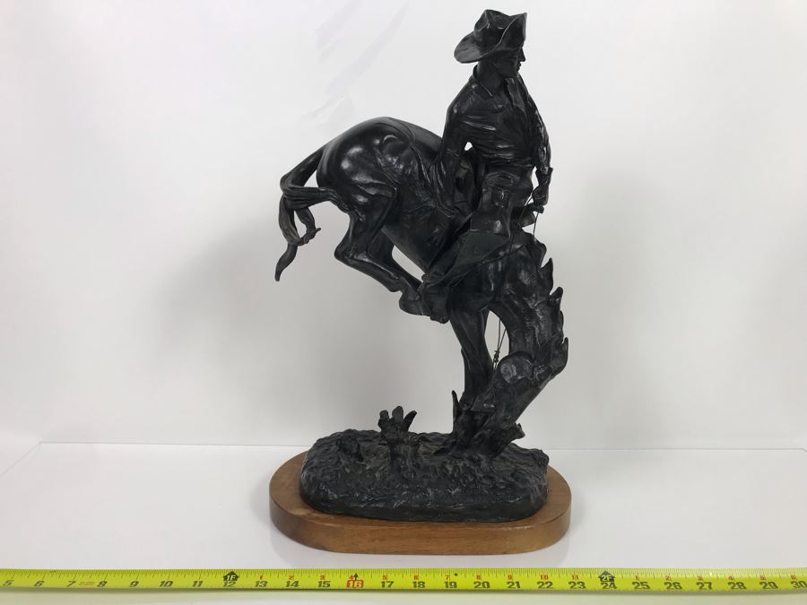 Limited Edition Frederic Remington 'The Outlaw' Bronze Museum Collection Inc 1979 C. Golding 590 Of 1,000 12W X 7D X 18H (USNE) [Photo 3]