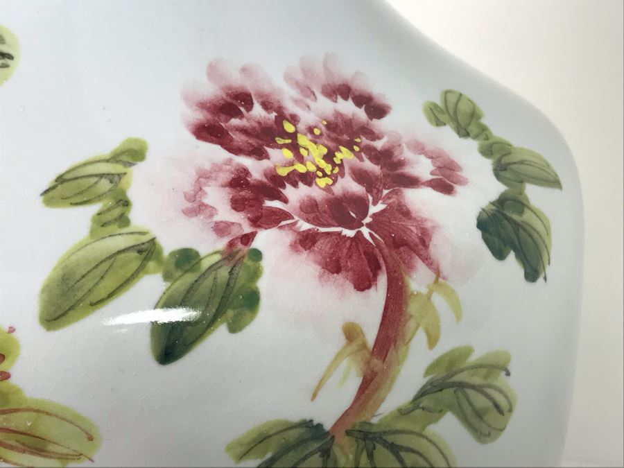 Large Chinese Hand Painted Floral Flowers White Porcelain Vase Marked Taiwan ROC 19H X 10W (USNE) [Photo 13]