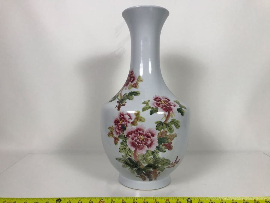 Large Chinese Hand Painted Floral Flowers White Porcelain Vase Marked Taiwan ROC 19H X 10W (USNE) [Photo 4]