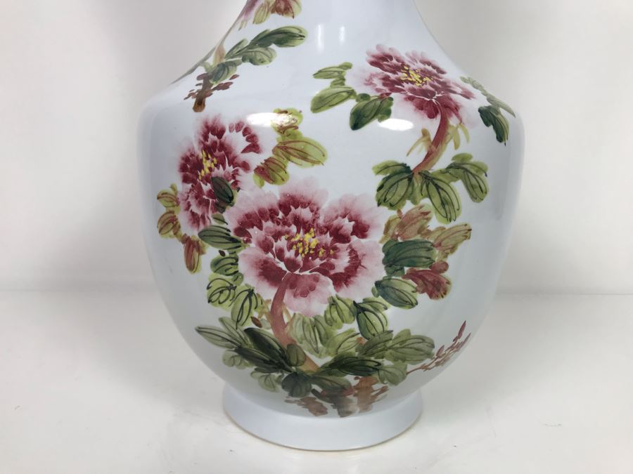 Large Chinese Hand Painted Floral Flowers White Porcelain Vase Marked Taiwan ROC 19H X 10W (USNE) [Photo 5]