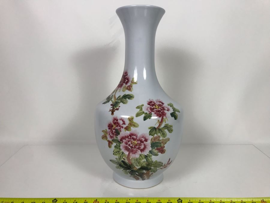 Large Chinese Hand Painted Floral Flowers White Porcelain Vase Marked Taiwan ROC 19H X 10W (USNE) [Photo 2]