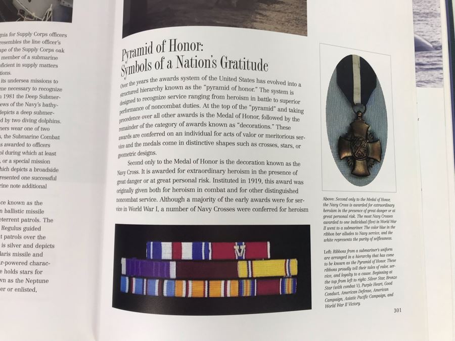 Large Coffee Table Book: United States Submarines By Naval Submarine League With Metal Plaque On Front Cover 10.5 X 14.5 (USNE) [Photo 17]