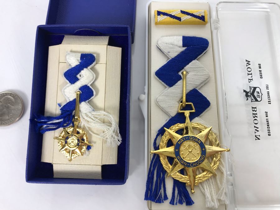 USN Captain Joseph J. Meyer Jr. United States Navy Submarine Vietnam Asiatic - Pacific Theatre Campaign Medals [Photo 2]