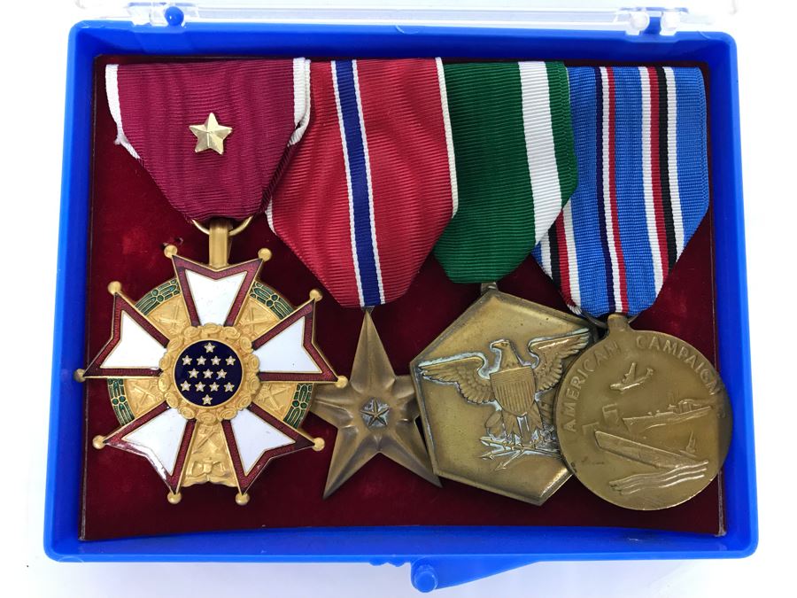 USN Captain Joseph J. Meyer Jr. United States Navy Submarine Medals [Photo 2]