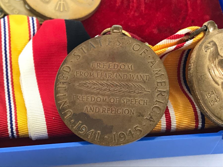 USN Captain Joseph J. Meyer Jr. United States Navy Submarine Medals [Photo 11]