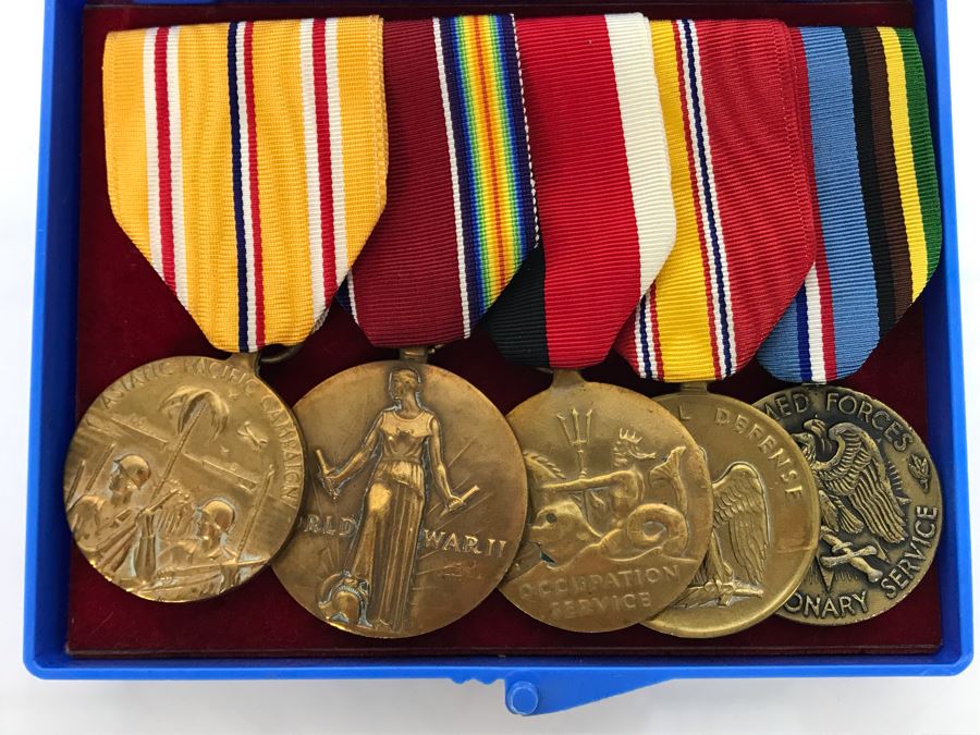 USN Captain Joseph J. Meyer Jr. United States Navy Submarine Medals [Photo 2]