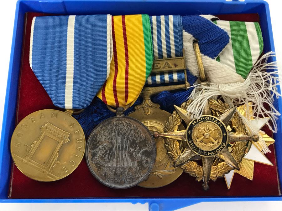 USN Captain Joseph J. Meyer Jr. United States Navy Submarine Medals [Photo 2]