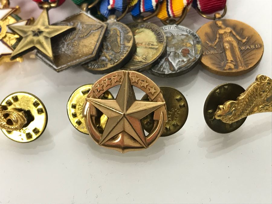 USN Captain Joseph J. Meyer Jr. United States Navy Submarine Medals And Pins [Photo 4]