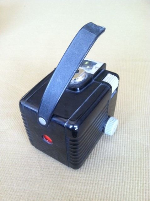 Kodak Brownie Hawkeye Camera with Flash and Box [Photo 4]