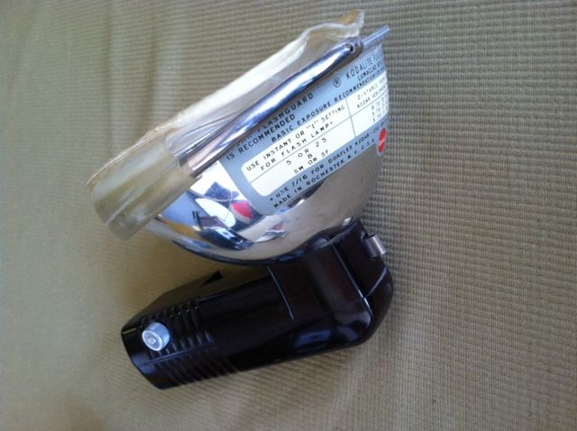 Kodak Brownie Hawkeye Camera with Flash and Box [Photo 10]