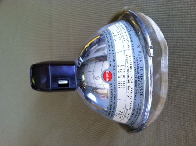 Kodak Brownie Hawkeye Camera with Flash and Box [Photo 12]