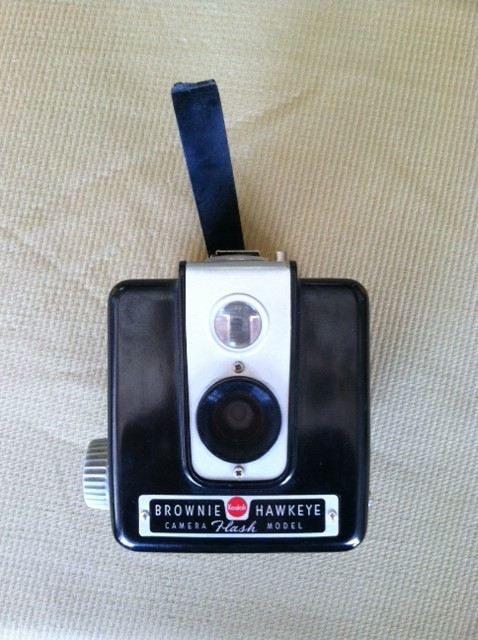 Kodak Brownie Hawkeye Camera with Flash and Box [Photo 6]