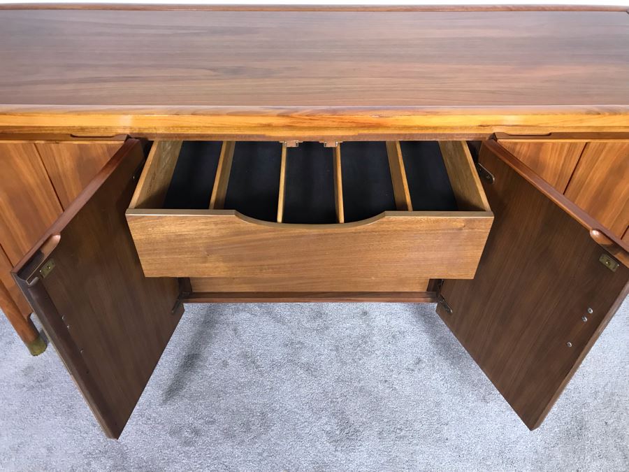 Stunning Mid-Century Chinoiserie Solid Teak Heritage Furniture Credenza Buffet Sideboard Cabinet 62W X 20D X 30H (OHE) [Photo 7]