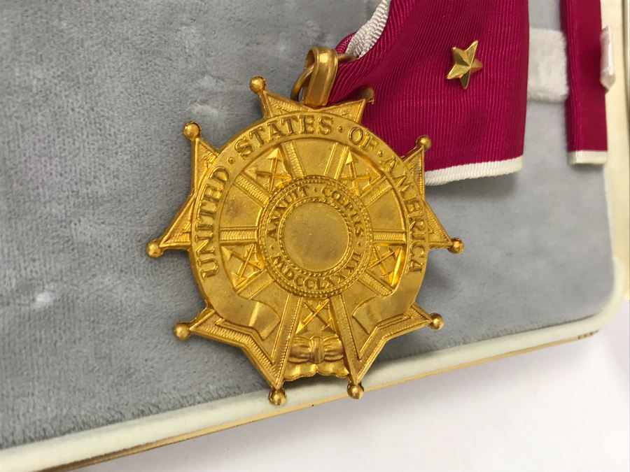 USN Captain Joseph J. Meyer Jr. United States Navy Medal In Original Case [Photo 4]