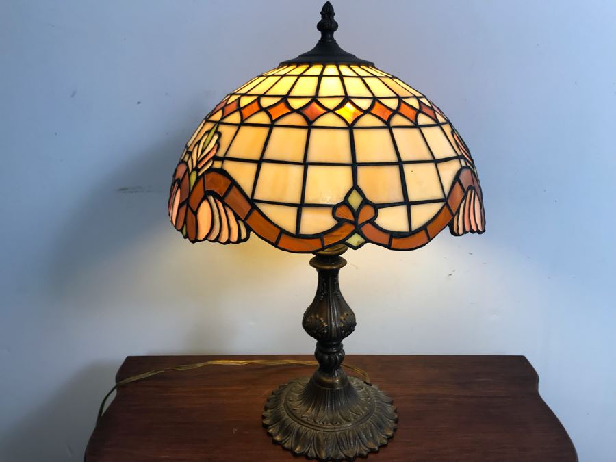 JUST ADDED - Stained Glass Table Lamp 17H (OFS) [Photo 4]