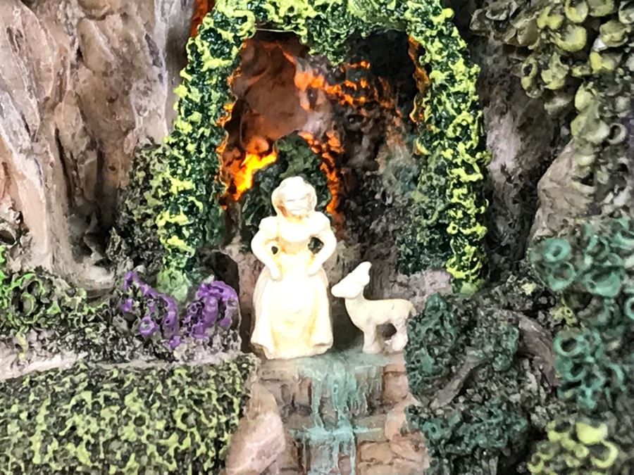 Disneyland Main Street, USA Collection: King Triton's Garden And Snow White Grotto Robert Olszewski Disney Theme Park Attraction Miniature Model With Box And Certificate Of Authenticity DL0016 13W X 12D X 4.75H (Estimate $600-$1,500) [Photo 10]