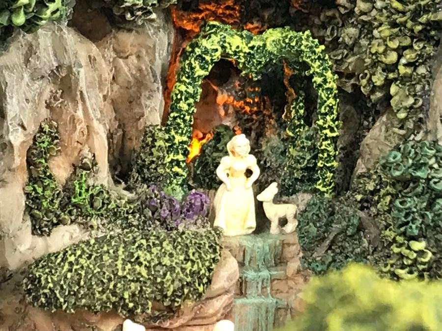 Disneyland Main Street, USA Collection: King Triton's Garden And Snow White Grotto Robert Olszewski Disney Theme Park Attraction Miniature Model With Box And Certificate Of Authenticity DL0016 13W X 12D X 4.75H (Estimate $600-$1,500) [Photo 8]
