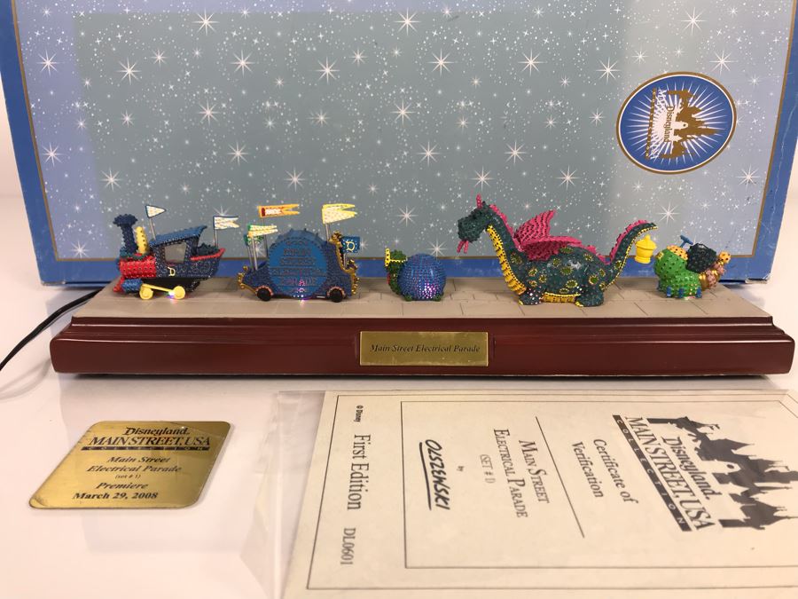 HAND SIGNED By Robert Olszewski Disneyland Main Street, USA Collection: First Edition Main Street Electrical Parade (Set #1) By Robert Olszewski Disney Theme Park Attraction Miniature Model With Box And COA 12W X 2.75D X 3H DL0601 (Estimate $300-$700) [Photo 3]