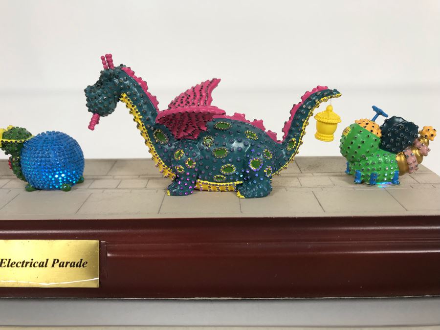 HAND SIGNED By Robert Olszewski Disneyland Main Street, USA Collection: First Edition Main Street Electrical Parade (Set #1) By Robert Olszewski Disney Theme Park Attraction Miniature Model With Box And COA 12W X 2.75D X 3H DL0601 (Estimate $300-$700) [Photo 8]