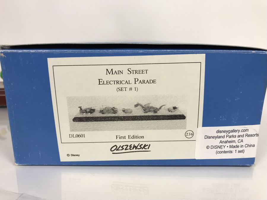 HAND SIGNED By Robert Olszewski Disneyland Main Street, USA Collection: First Edition Main Street Electrical Parade (Set #1) By Robert Olszewski Disney Theme Park Attraction Miniature Model With Box And COA 12W X 2.75D X 3H DL0601 (Estimate $300-$700) [Photo 19]
