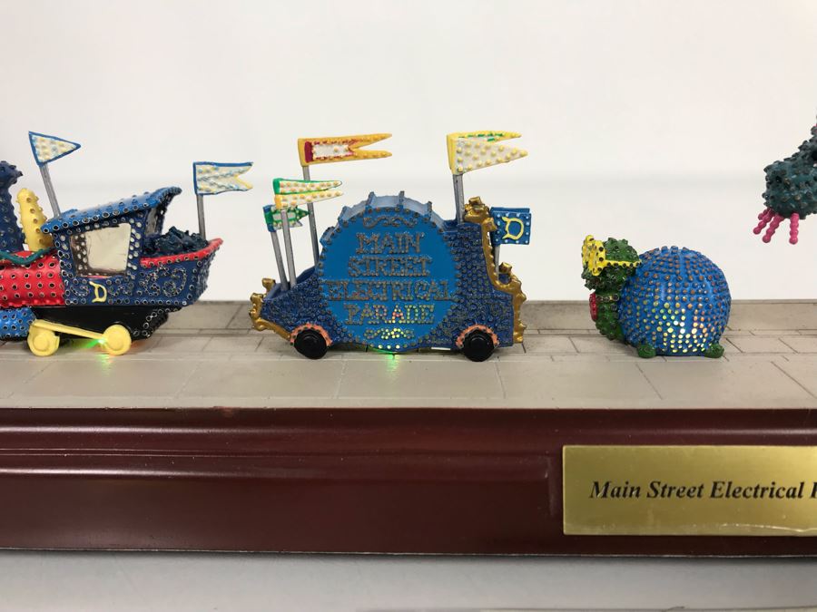 HAND SIGNED By Robert Olszewski Disneyland Main Street, USA Collection: First Edition Main Street Electrical Parade (Set #1) By Robert Olszewski Disney Theme Park Attraction Miniature Model With Box And COA 12W X 2.75D X 3H DL0601 (Estimate $300-$700) [Photo 6]
