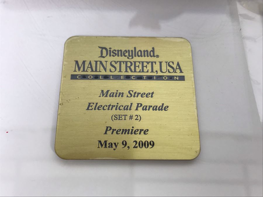 HAND SIGNED By Robert Olszewski Disneyland Main Street, USA Collection: First Edition Main Street Electrical Parade (Set #2) By Robert Olszewski Disney Theme Park Attraction Miniature Model With Box And COA 10.5W X 2.75D DL0602 (Estimate $300-$700) [Photo 11]