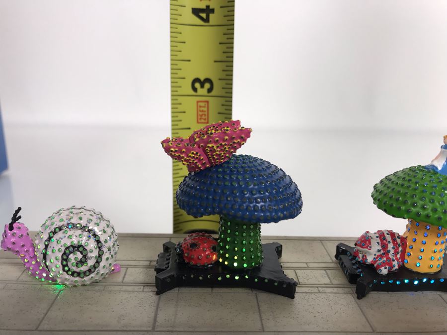 HAND SIGNED By Robert Olszewski Disneyland Main Street, USA Collection: First Edition Main Street Electrical Parade (Set #2) By Robert Olszewski Disney Theme Park Attraction Miniature Model With Box And COA 10.5W X 2.75D DL0602 (Estimate $300-$700) [Photo 17]