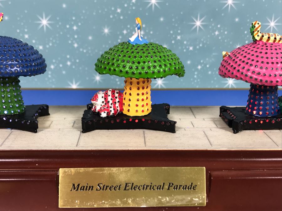 HAND SIGNED By Robert Olszewski Disneyland Main Street, USA Collection: First Edition Main Street Electrical Parade (Set #2) By Robert Olszewski Disney Theme Park Attraction Miniature Model With Box And COA 10.5W X 2.75D DL0602 (Estimate $300-$700) [Photo 7]