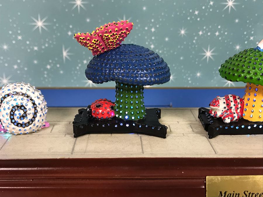 HAND SIGNED By Robert Olszewski Disneyland Main Street, USA Collection: First Edition Main Street Electrical Parade (Set #2) By Robert Olszewski Disney Theme Park Attraction Miniature Model With Box And COA 10.5W X 2.75D DL0602 (Estimate $300-$700) [Photo 6]