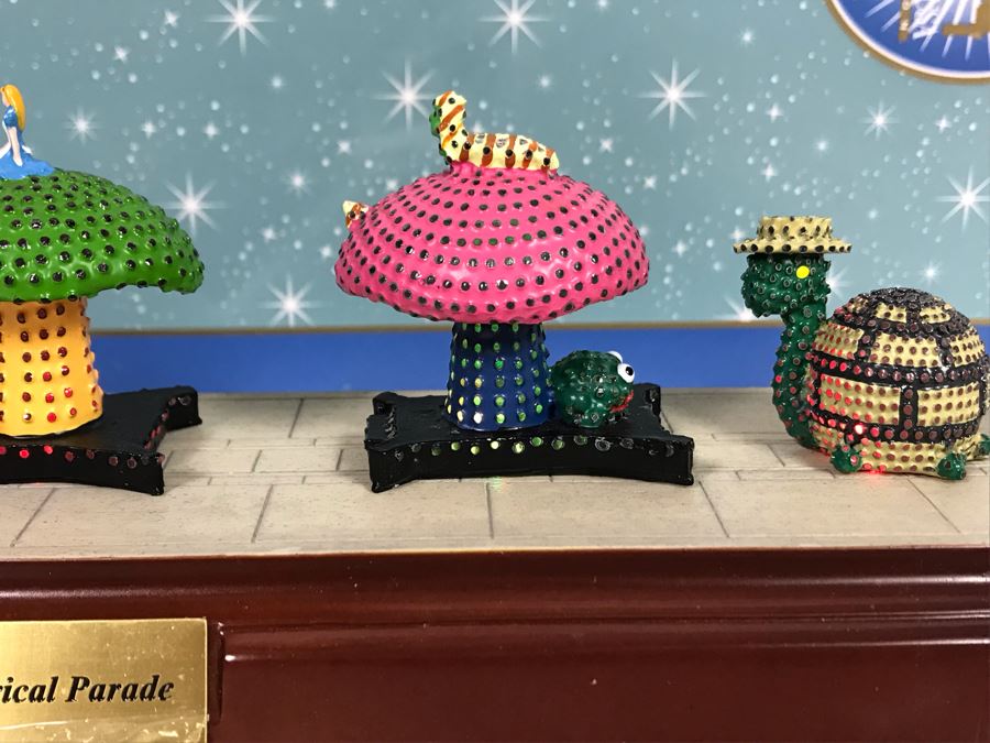 HAND SIGNED By Robert Olszewski Disneyland Main Street, USA Collection: First Edition Main Street Electrical Parade (Set #2) By Robert Olszewski Disney Theme Park Attraction Miniature Model With Box And COA 10.5W X 2.75D DL0602 (Estimate $300-$700) [Photo 8]