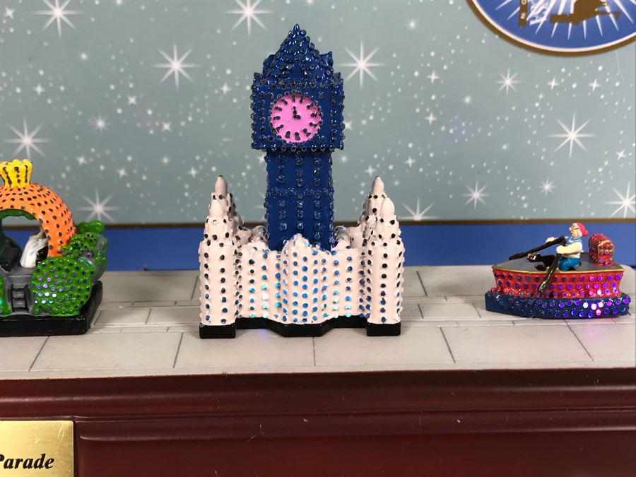 HAND SIGNED By Robert Olszewski Disneyland Main Street, USA Collection: First Edition Main Street Electrical Parade (Set #3) By Robert Olszewski Disney Theme Park Attraction Miniature Model With Box And COA 12W X 2.75D X 3H DL0603 (Estimate $300-$700) [Photo 7]