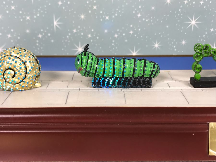 HAND SIGNED By Robert Olszewski Disneyland Main Street, USA Collection: First Edition Main Street Electrical Parade (Set #3) By Robert Olszewski Disney Theme Park Attraction Miniature Model With Box And COA 12W X 2.75D X 3H DL0603 (Estimate $300-$700) [Photo 5]