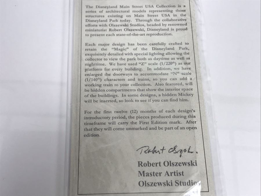 HAND SIGNED By Robert Olszewski Disneyland Main Street, USA Collection: First Edition Main Street Electrical Parade (Set #3) By Robert Olszewski Disney Theme Park Attraction Miniature Model With Box And COA 12W X 2.75D X 3H DL0603 (Estimate $300-$700) [Photo 10]