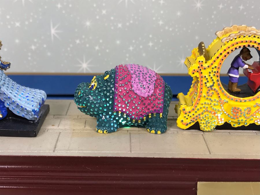 Robert Olszewski Disneyland Main Street, USA Collection: First Edition Main Street Electrical Parade (Set #4) By Robert Olszewski Disney Theme Park Attraction Miniature Model With Box And COA 10.75W X 2.75D X 3H DL0604 (Estimate $300-$700) [Photo 5]