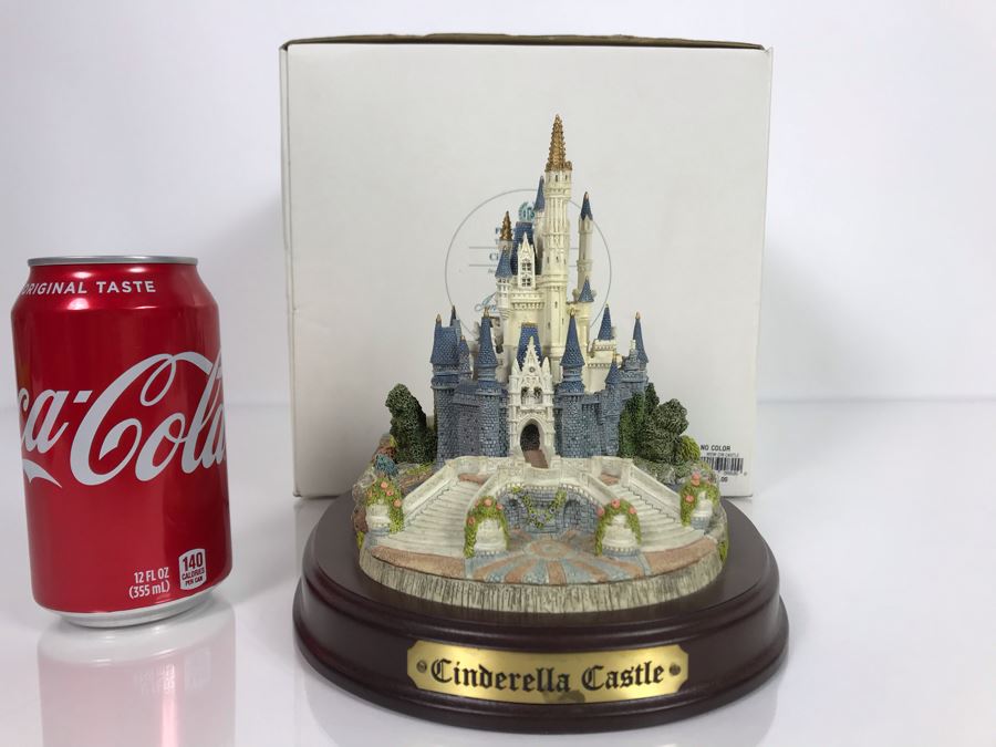 The Disney Collection Cinderella Castle By Fraser Creations With Box 7W X 8D X 7H [Photo 2]