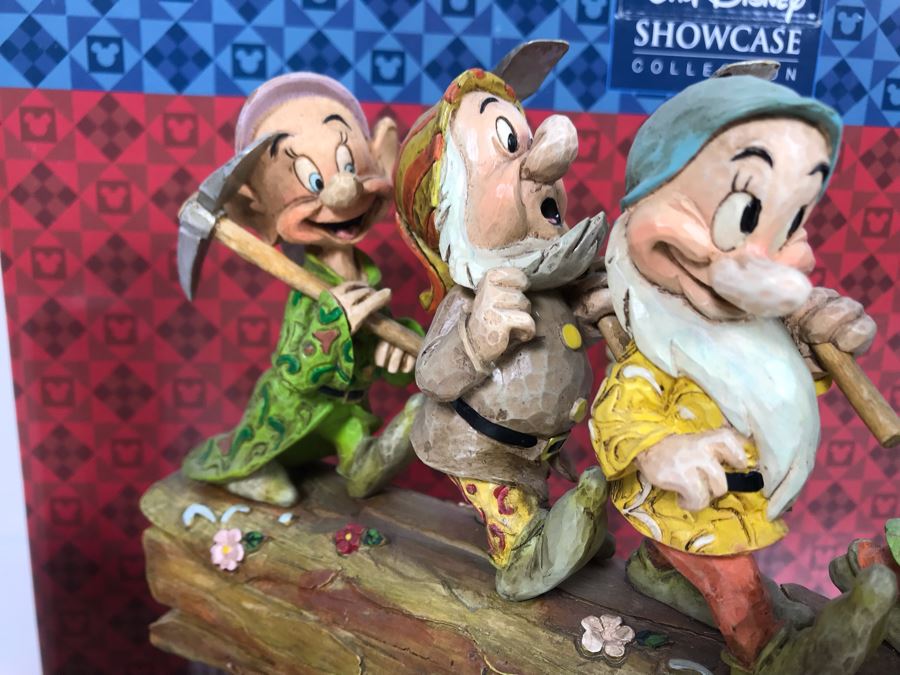 disney showcase collection seven dwarfs