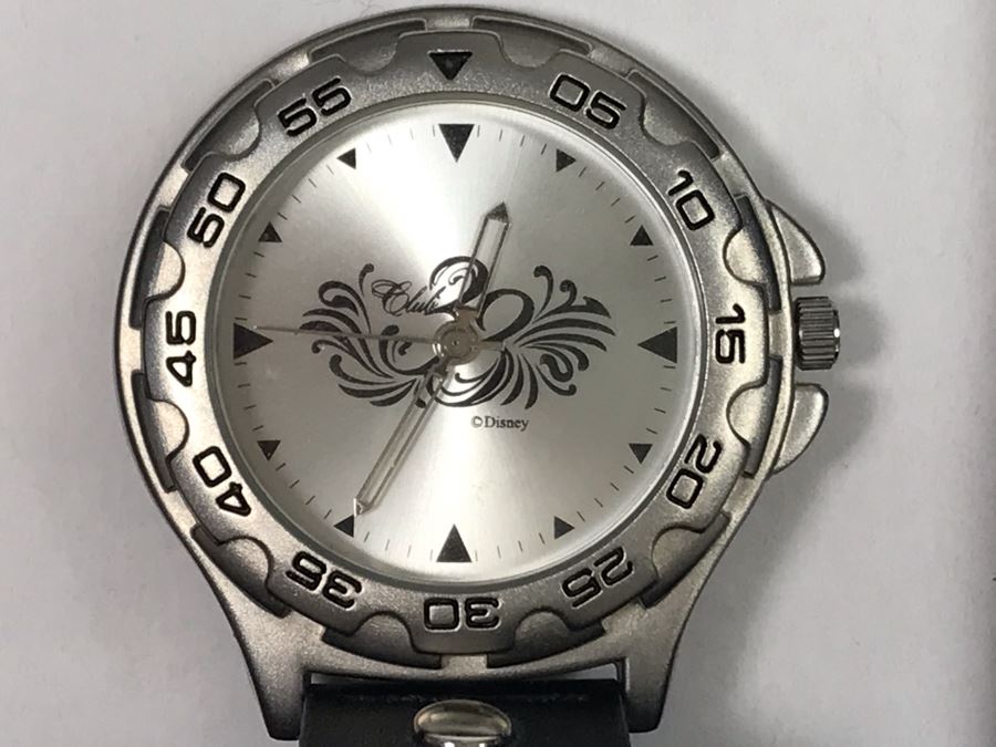 Disneyland Club 33 Watch Key Fob With Box [Photo 2]