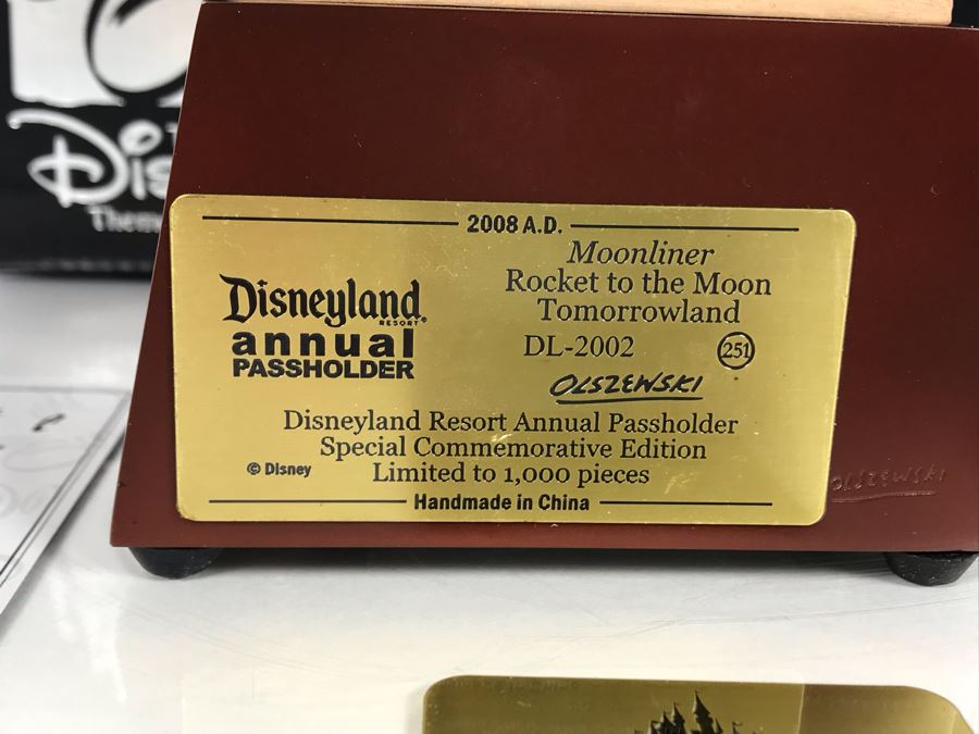 Limited Edition Disneyland Annual Passholder Moonliner Rocket To The Moon Tomorrowland DL-2002 By Robert Olszewski With Box And COA 7.25H [Photo 7]