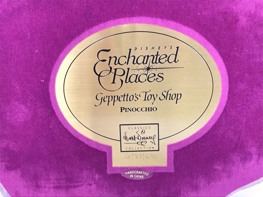 Walt Disney Classics Collection Geppetto's Toy Shop From Pinocchio Disney's Enchanted Places Figurine With Box 9W X 7H [Photo 19]