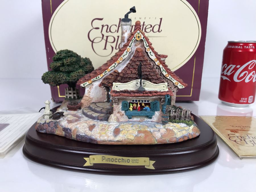 Walt Disney Classics Collection Geppetto's Toy Shop From Pinocchio Disney's Enchanted Places Figurine With Box 9W X 7H [Photo 3]
