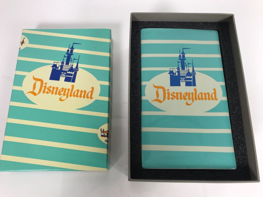 Ceramic Reproduction 1950s Disneyland Park Popcorn Box Adapted By Kevin Kidney & Jody Daily LE 1955 With Box (Estimate $100-$300) [Photo 8]