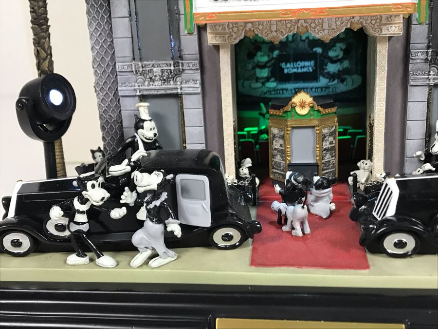 Robert Olszewski Limited Edition 500 Disney's 'Mickey's Gala Premiere' Sculpture Figurine With Certificate Of Authenticity And Box 10.5W X 7.5D X 8.5H [Photo 10]