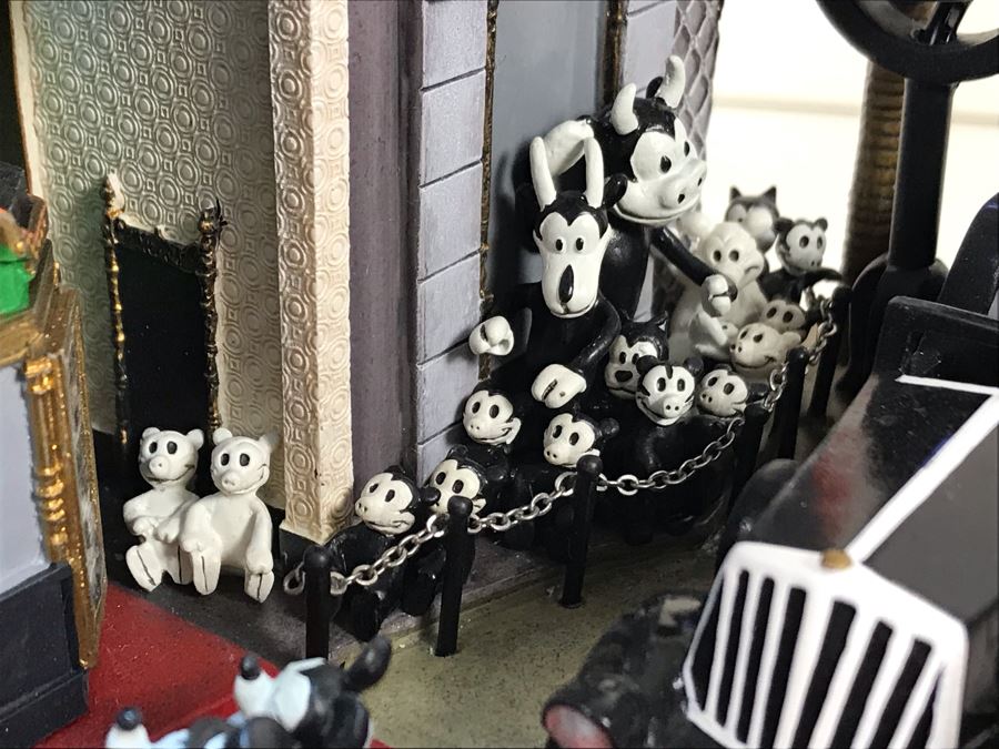 Robert Olszewski Limited Edition 500 Disney's 'Mickey's Gala Premiere' Sculpture Figurine With Certificate Of Authenticity And Box 10.5W X 7.5D X 8.5H [Photo 27]