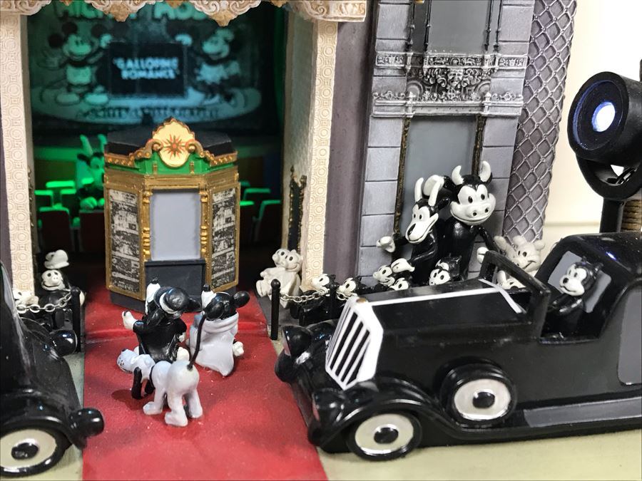 Robert Olszewski Limited Edition 500 Disney's 'Mickey's Gala Premiere' Sculpture Figurine With Certificate Of Authenticity And Box 10.5W X 7.5D X 8.5H [Photo 12]