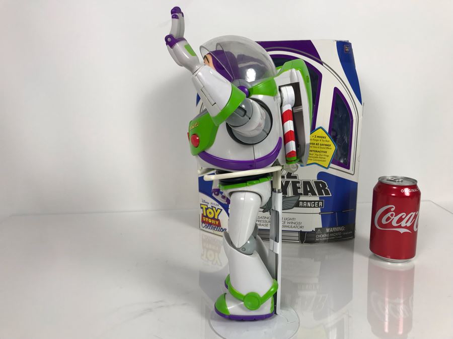 Disney PIXAR Toy Story Buzz Lightyear Space Ranger Certified Movie Replica Collector's Edition By Thinkway Toys With Box And Certificate Of Authenticity [Photo 7]