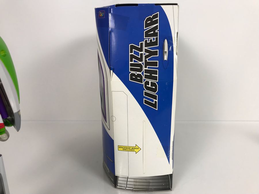 Disney PIXAR Toy Story Buzz Lightyear Space Ranger Certified Movie Replica Collector's Edition By Thinkway Toys With Box And Certificate Of Authenticity [Photo 9]