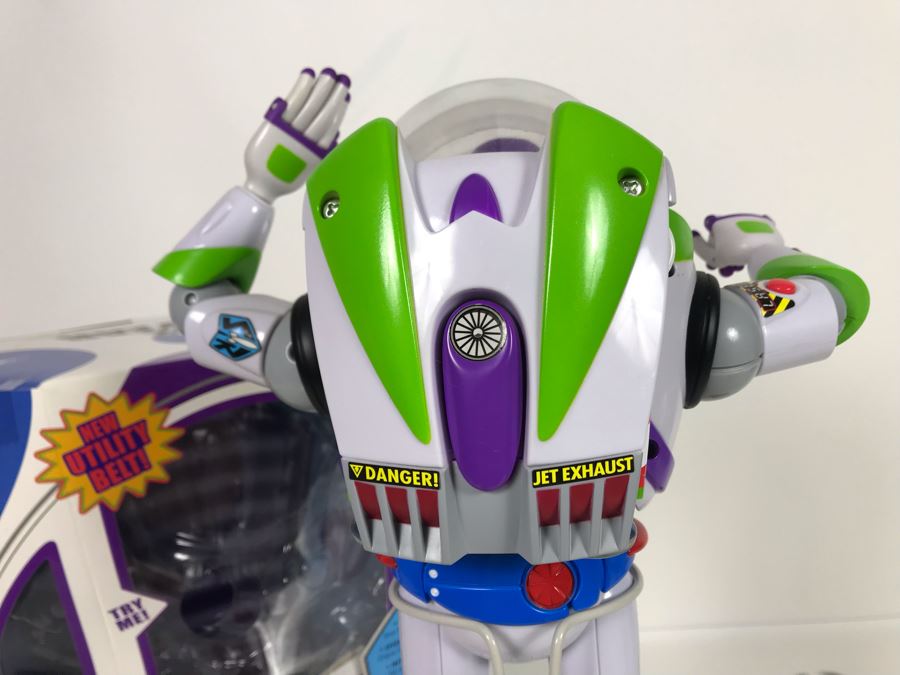 Disney PIXAR Toy Story Buzz Lightyear Space Ranger With New Utility Belt Certified Movie Replica Collector's Edition By Thinkway Toys With Box And Certificate Of Authenticity [Photo 13]