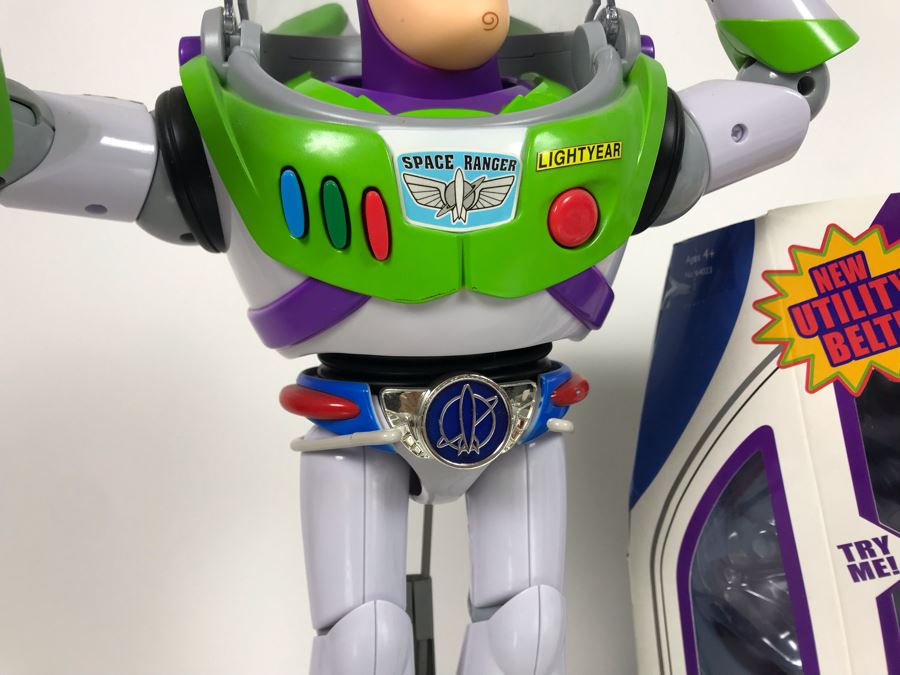 Disney PIXAR Toy Story Buzz Lightyear Space Ranger With New Utility Belt Certified Movie Replica Collector's Edition By Thinkway Toys With Box And Certificate Of Authenticity [Photo 4]