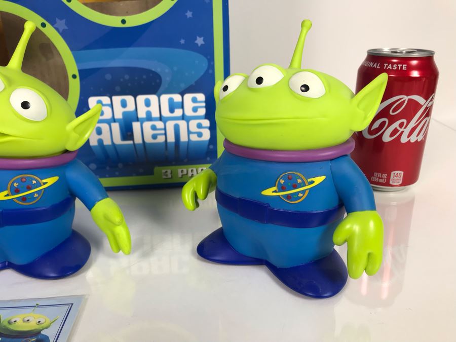 Disney PIXAR Toy Story Aliens Certified Movie Replica Collector's Edition By Thinkway Toys With Box And Certificate Of Authenticity [Photo 3]